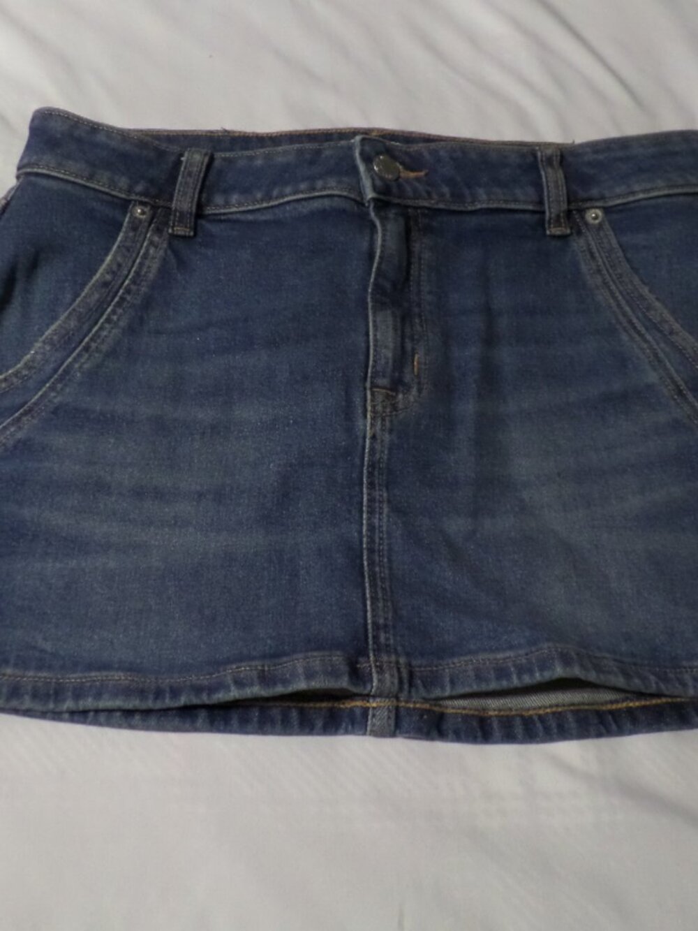 Victoria secrets Pink Denim Mini Jean Skirt – Size 10 (114)